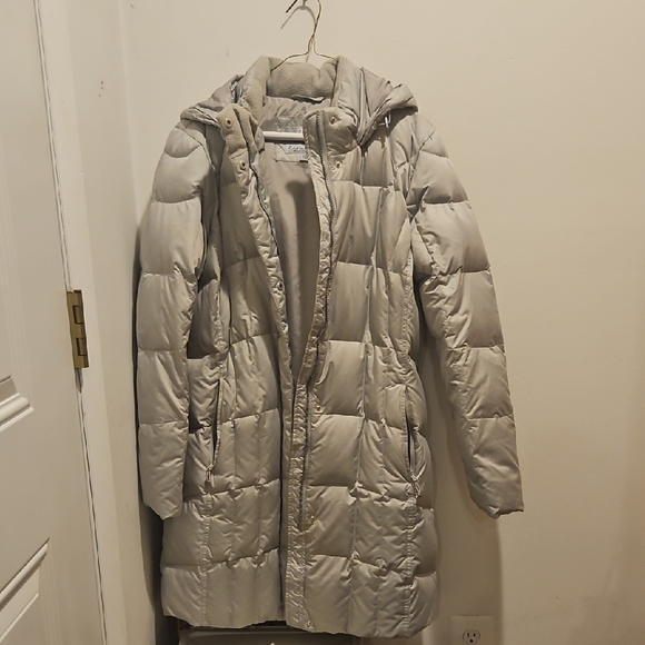 Eddie Bauer Jackets & Blazers - Eddie Bauer Women's Light Gray Puffer Jacket